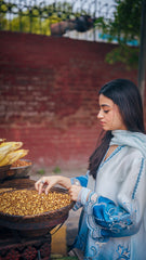 Neeli Chaandni